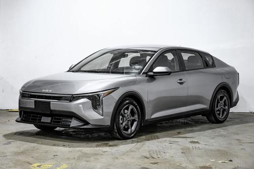 2025 Kia K4 LXS FWD