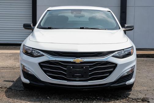 Summit White 2023 Chevrolet Malibu 1LS
