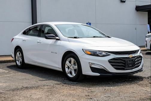 Summit White 2023 Chevrolet Malibu 1LS