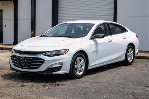 Summit White 2023 Chevrolet Malibu 1LS