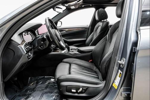 2019 BMW 540 540i Sedan