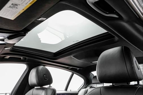 2019 BMW 540 540i Sedan
