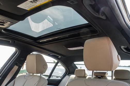 2018 BMW 330e iPerformance