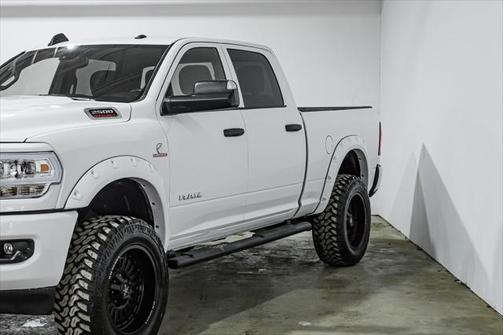 2022 RAM 2500 Tradesman Crew Cab 4x4 6'4' Box