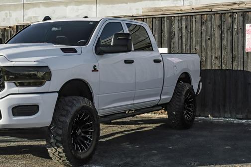 2024 RAM 2500 Tradesman Crew Cab 4x4 6'4' Box