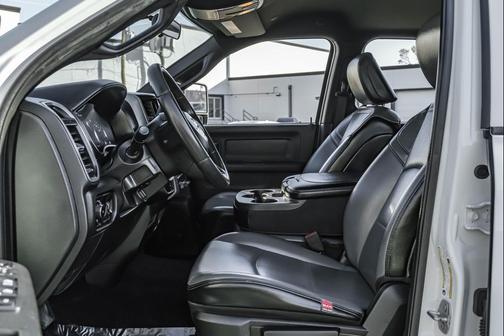 2024 RAM 2500 Tradesman Crew Cab 4x4 6'4' Box