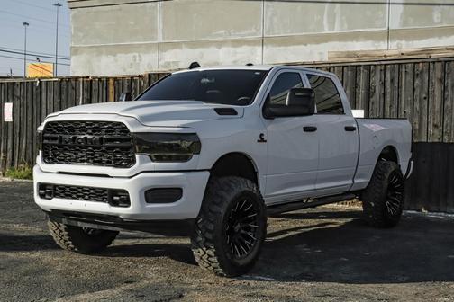 2024 RAM 2500 Tradesman Crew Cab 4x4 6'4' Box