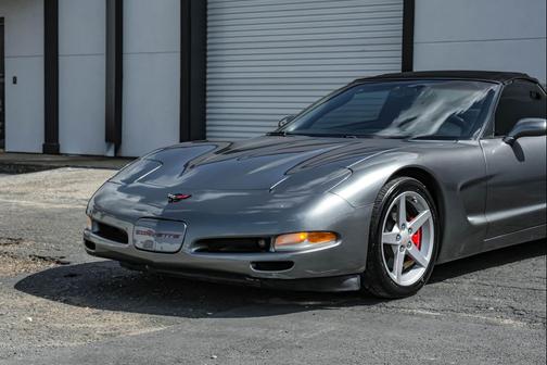 2004 Chevrolet Corvette Base