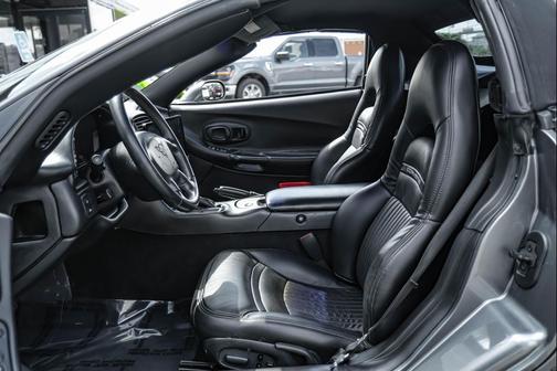 2004 Chevrolet Corvette Base