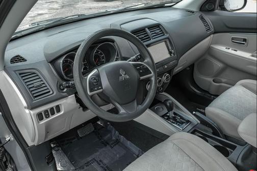 Mercury Gray Metallic 2021 Mitsubishi Outlander Sport 2.0 ES