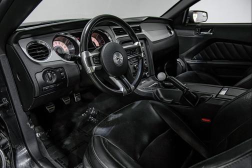 2012 Ford Mustang V6 Premium