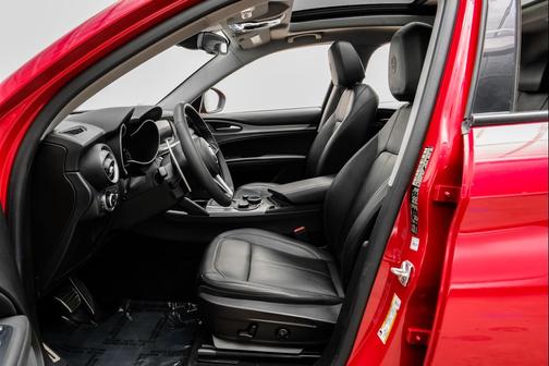 2019 Alfa Romeo Stelvio Sport