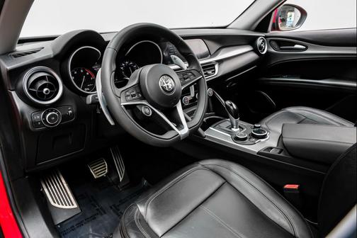 2019 Alfa Romeo Stelvio Sport