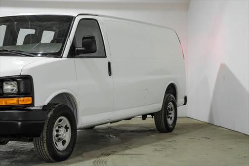 2009 Chevrolet Express 2500 Base