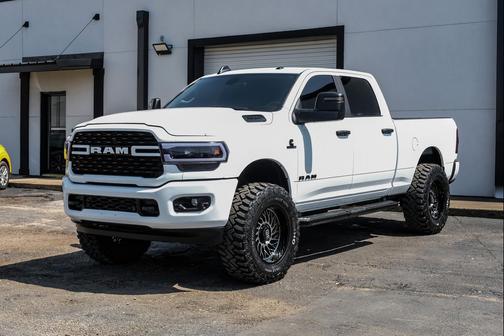 Bright White Clearcoat 2024 RAM 2500 Big Horn Crew Cab 4x4 6'4' Box
