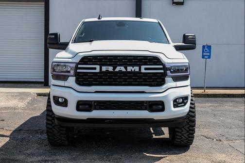 Bright White Clearcoat 2024 RAM 2500 Big Horn Crew Cab 4x4 6'4' Box