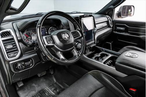 2020 RAM 2500 Laramie Crew Cab 4X4 6'4' Box