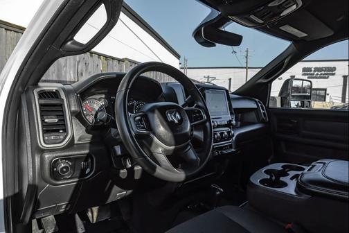 2024 RAM 3500 Tradesman Crew Cab 4x4 8' Box