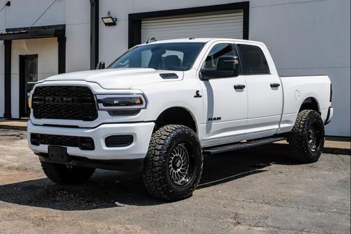 Bright White Clearcoat 2023 RAM 2500 Big Horn Crew Cab 4x4 6'4' Box