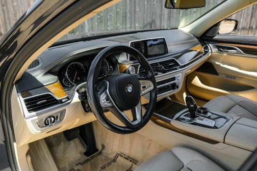 2018 BMW 740 xDrive