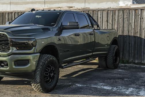 2021 RAM 3500 Tradesman Crew Cab 4x4 8' Box