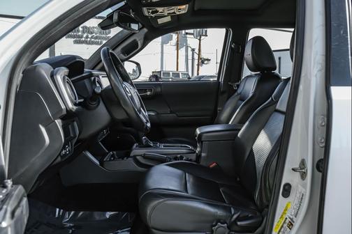 2019 Toyota Tacoma SR