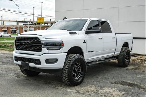 Bright White Clearcoat 2021 RAM 2500 Big Horn Crew Cab 4x4 6'4' Box