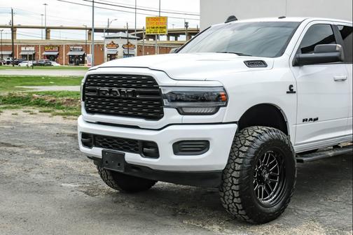 Bright White Clearcoat 2021 RAM 2500 Big Horn Crew Cab 4x4 6'4' Box