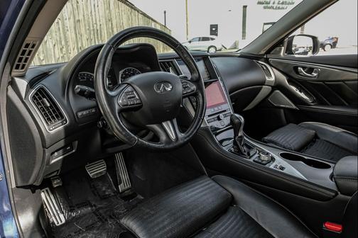 2017 INFINITI Q50 3.0t RED SPORT 400