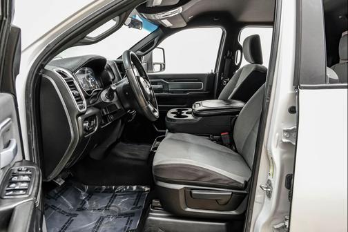 2021 RAM 2500 Big Horn Crew Cab 4x4 8' Box