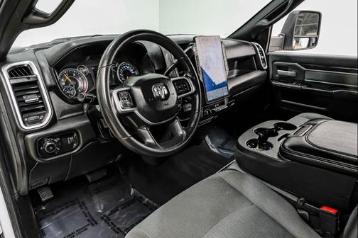 2021 RAM 2500 Big Horn Crew Cab 4x4 8' Box