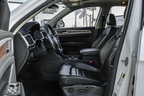 2018 Volkswagen Atlas 3.6L SEL Premium