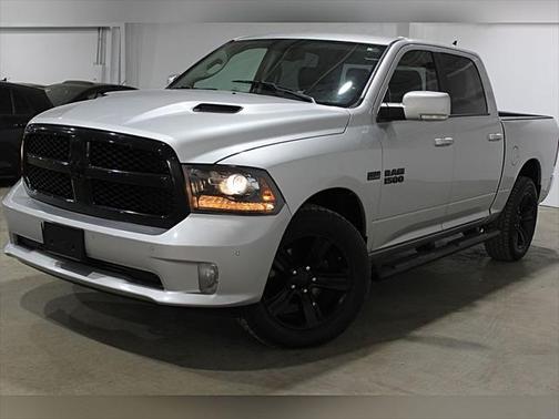 2017 RAM 1500 Night Crew Cab 4x4 5'7' Box