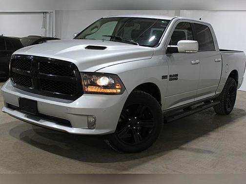 2017 RAM 1500 Night Crew Cab 4x4 5'7' Box