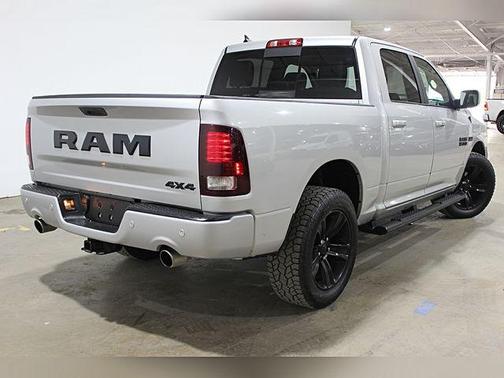 2017 RAM 1500 Night Crew Cab 4x4 5'7' Box