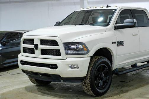 2017 RAM 2500 Laramie Crew Cab 4x4 6'4' Box