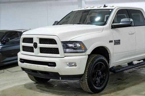 2017 RAM 2500 Laramie Crew Cab 4x4 6'4' Box