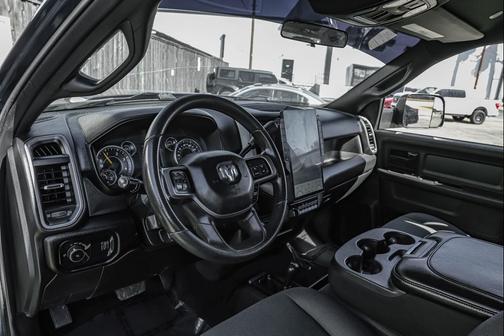 2021 RAM 2500 Tradesman Crew Cab 4x4 6'4' Box