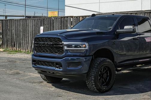 2021 RAM 2500 Tradesman Crew Cab 4x4 6'4' Box