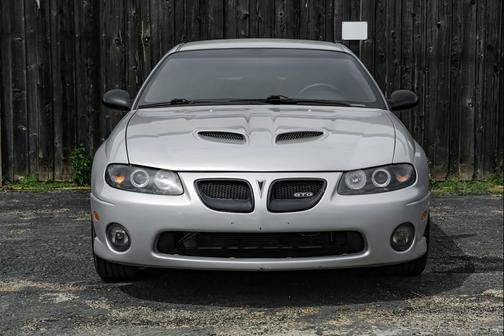 2006 Pontiac GTO 2dr Cpe