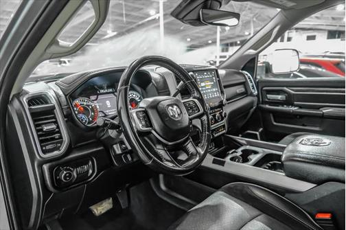 2020 RAM 3500 Laramie Crew Cab 4x4 8' Box