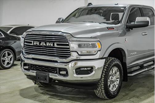 2020 RAM 3500 Laramie Crew Cab 4x4 8' Box