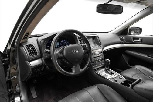 2015 INFINITI Q40 Base