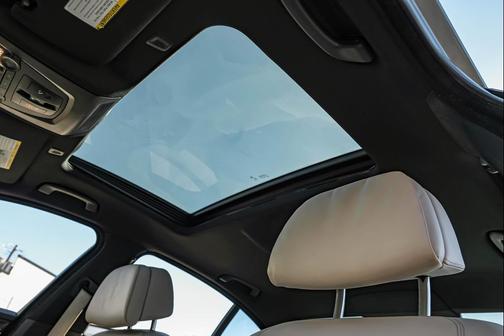 2014 BMW 550 4dr Sdn 550i RWD