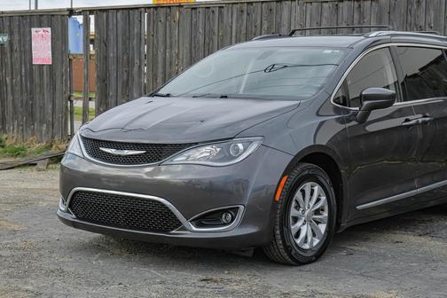 2018 Chrysler Pacifica Touring-L