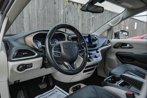 2018 Chrysler Pacifica Touring-L