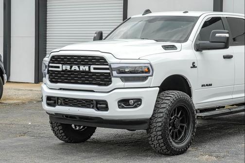 Bright White Clearcoat 2024 RAM 2500 Big Horn Crew Cab 4x4 6'4' Box