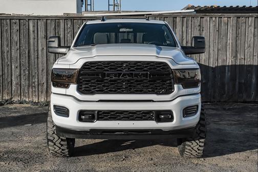 2024 RAM 2500 Tradesman Crew Cab 4x4 6'4' Box