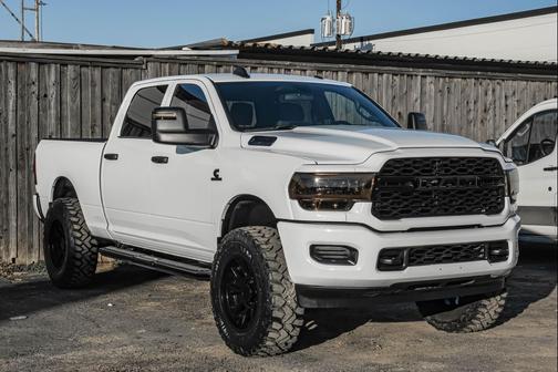 2024 RAM 2500 Tradesman Crew Cab 4x4 6'4' Box