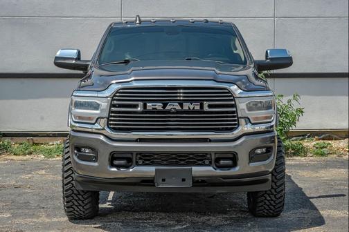 Granite Crystal Metallic Clearcoat 2020 RAM 2500 Laramie Crew Cab 4x4 6'4' Box